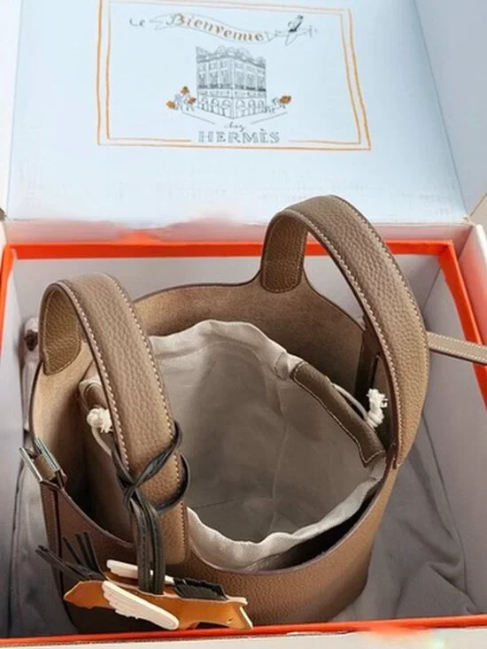 Luxury Grained Leather Bucket Bag Deep Burgundy w/ Gold Hardware - Picture 2 of 9